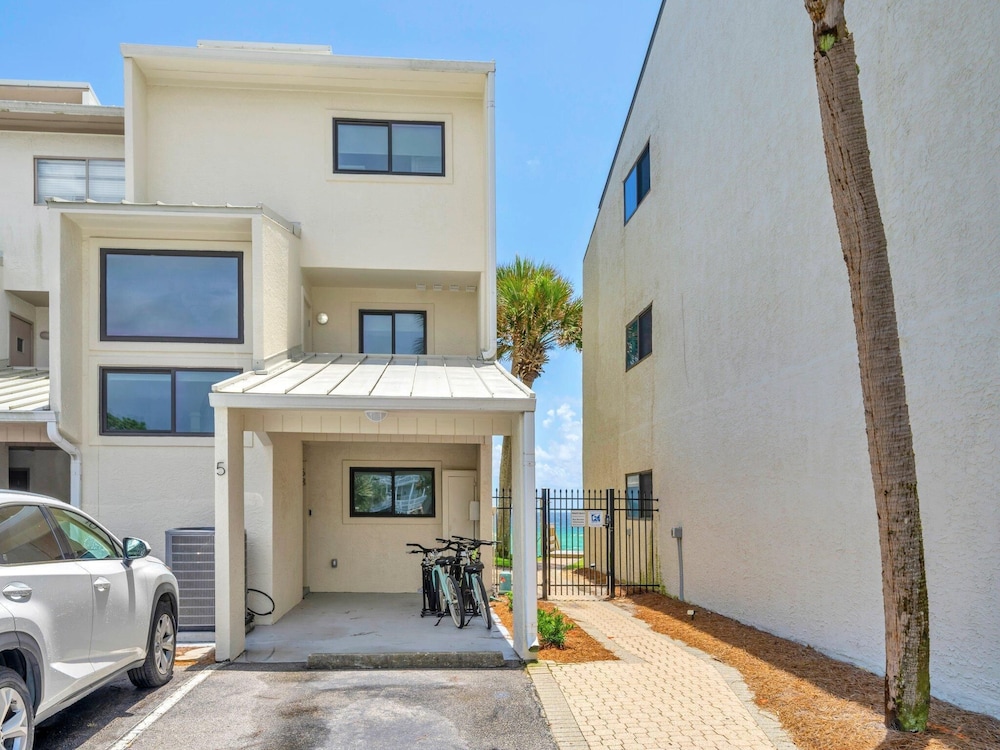Blue Mountain Beach Villas 5A