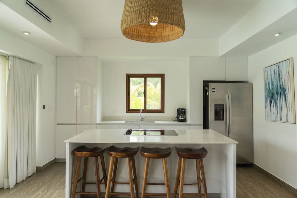 Modern Villa With Jacuzzi Pool View in Monterrico