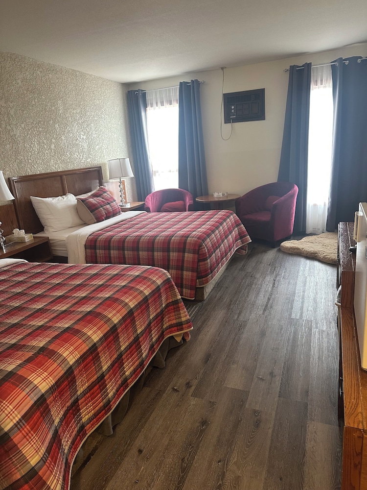 Maple Creek Motor Inn