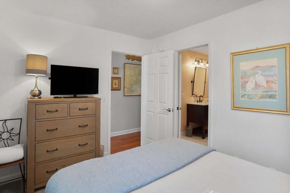 875 Salt Cedar Ln-laguna view 4