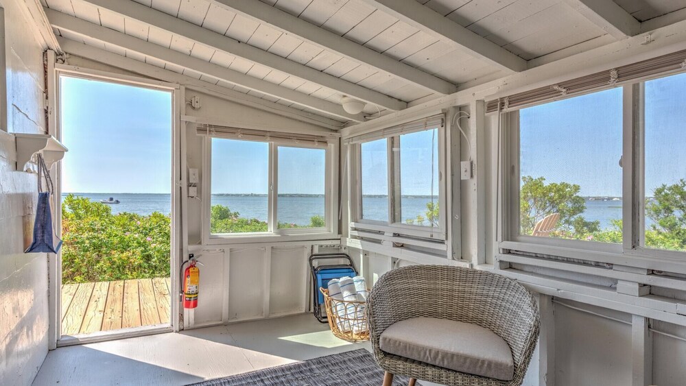 Bungalow 3 - 1br, Waterfront view 5