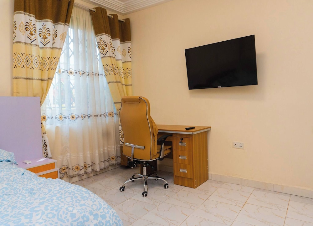 Digi Six-bedroom Accra Luxury Home at East Legon