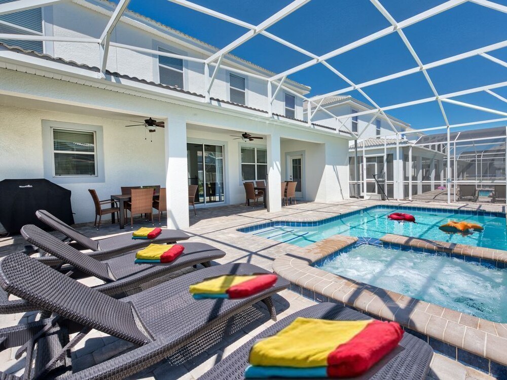 Free Pool Heat! Walk to Lazy River - Image 3