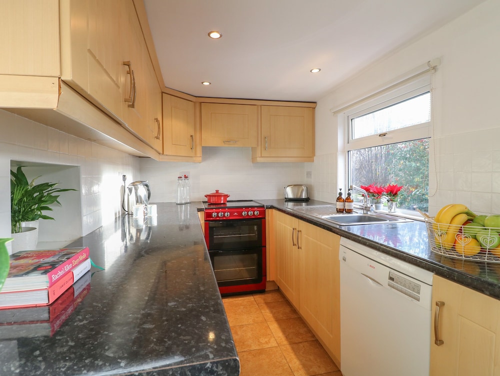 2 Gladstone Avenue