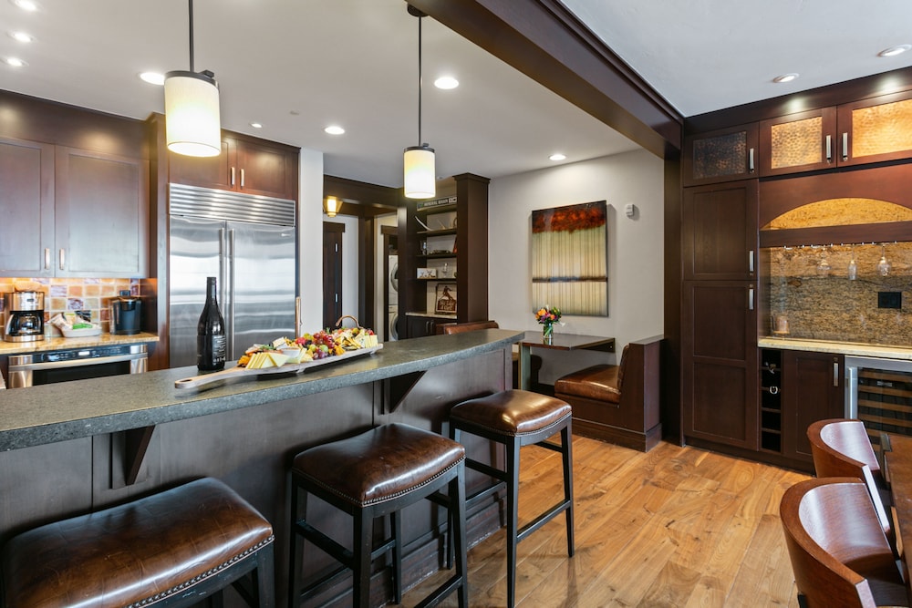 Flagstaff Lodge at Deer Valley Resort - Two Bedroom Residence #305 2 Condo