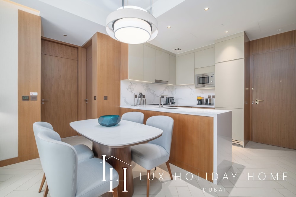 LUX The Address Opera Downtown Suite