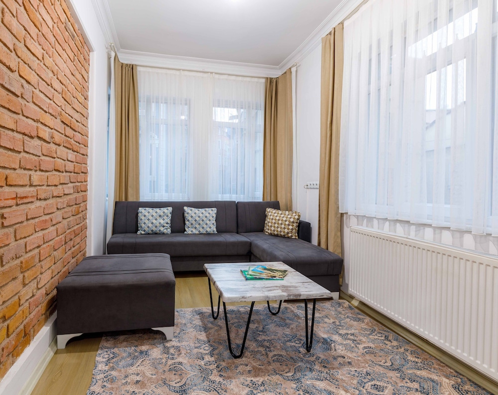 Aram's Residence