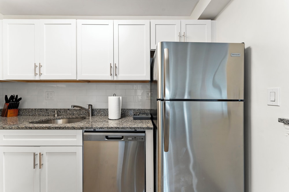 Furnished Apartment Near Longwood