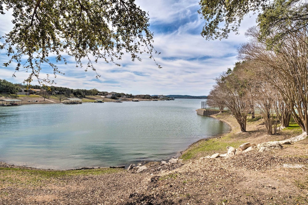 Lakefront Lago Vista Condo w/ Resort Amenities! - Property Image 13