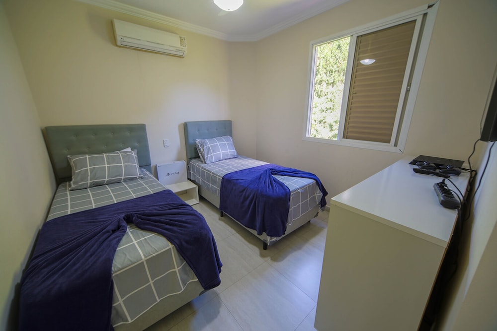 Apto Completo com Wi-fi Ar-cond a 200m da Praia