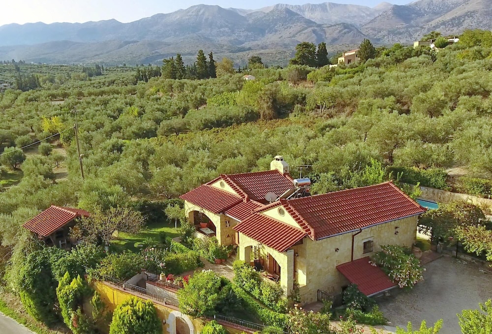 Villa Toula in Armeni view 3