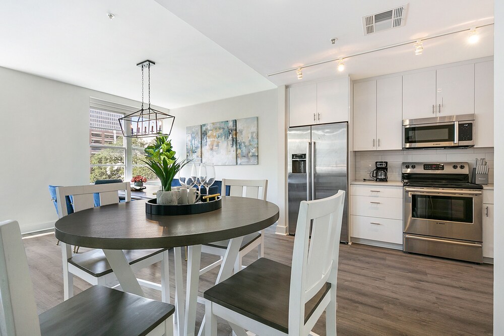 New Orleans Vacations - Modern 4BR Condo in the Heart of NOLA - Property Image 42