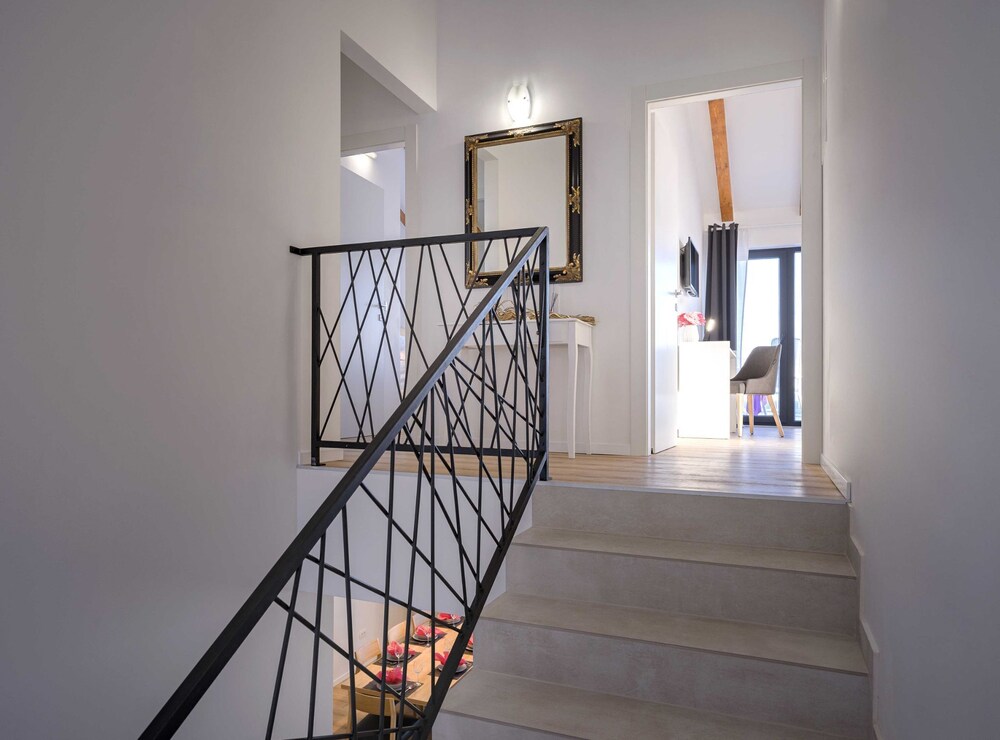 Sunlit Shores Beach Villa With Pool, Gym and Sauna