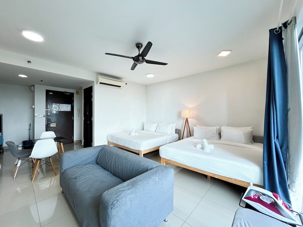 Trefoil by Manhattan Group