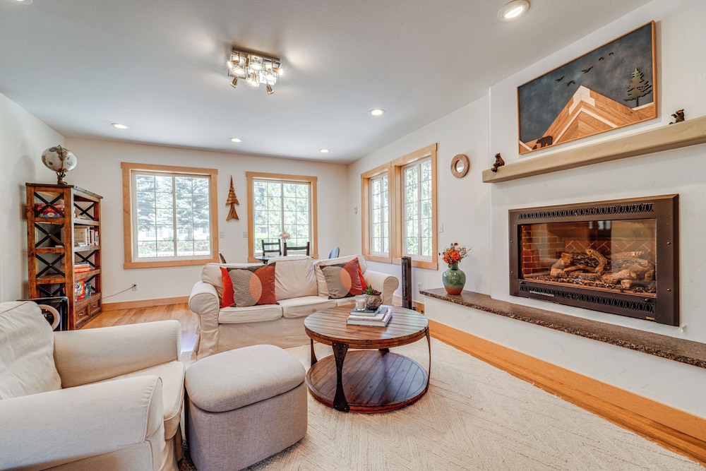5 Mi to Northstar Resort! Family Home w/ Hot Tub