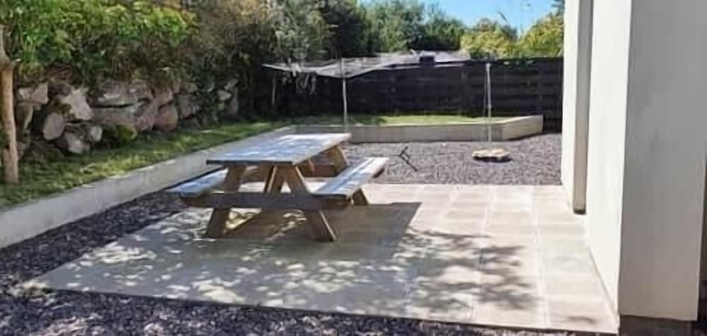 4 Bedroomed House in Waterville Close to the Beach view 2