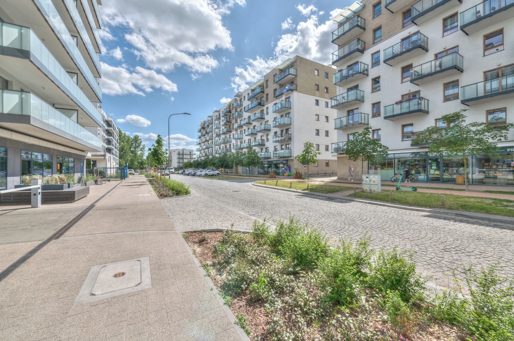 Horizon 170 Deluxe by Grand Apartments