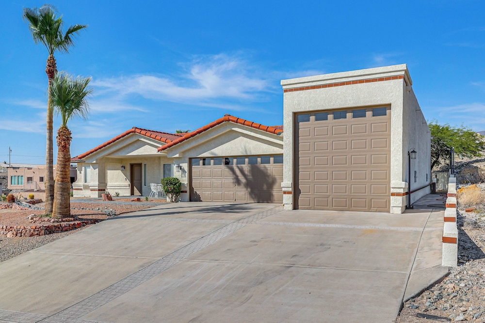 Fully Furnished Poolside Oasis 5 Mi to Lake Havasu