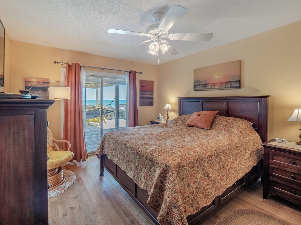 10,000 Reasons by Topsail Realty