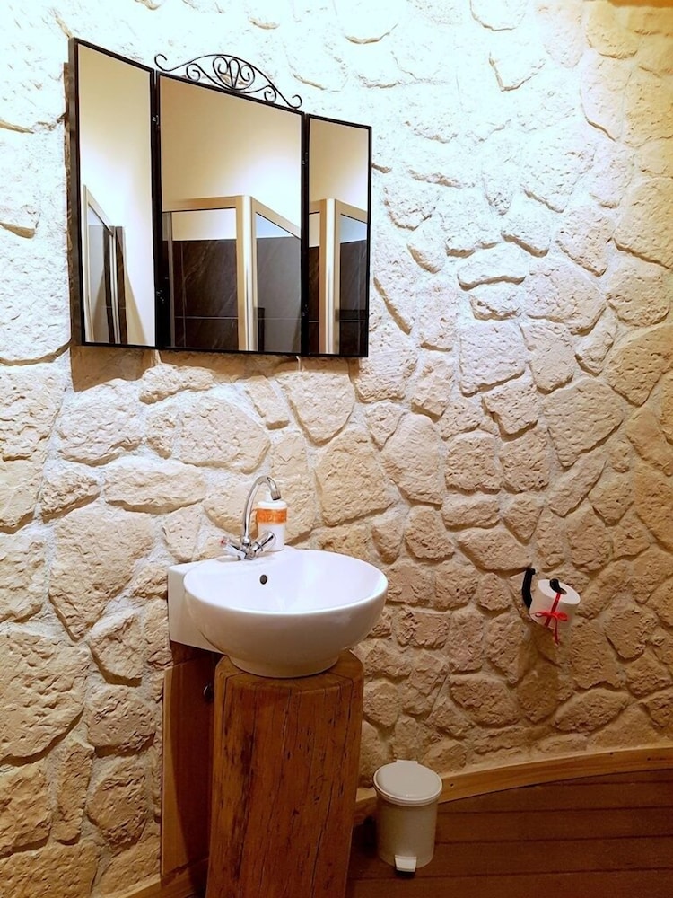 Linden Tree Retreat & Ranch