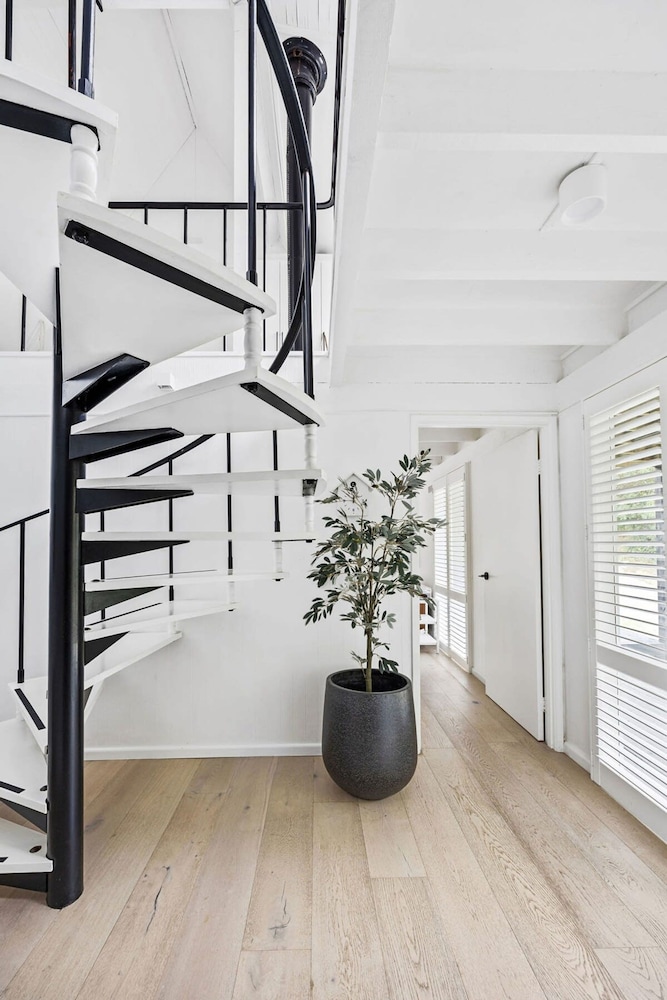 The Coast Country Cottage