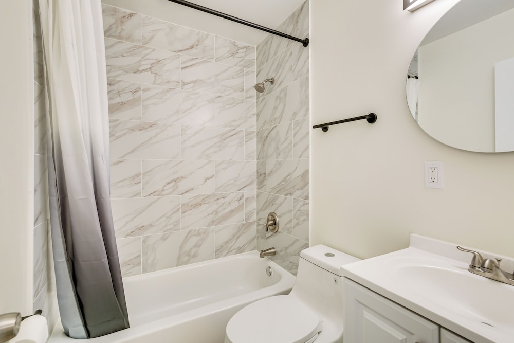 9 Mi to Forest Park: Pet-friendly Home in St Louis