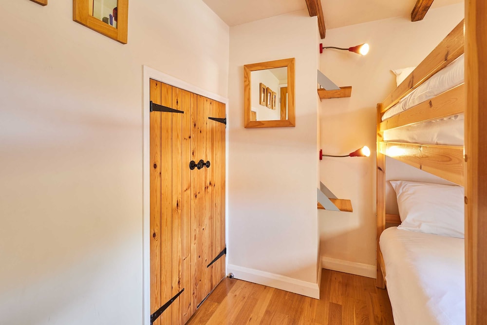 Host Stay Sunbeam Cottage