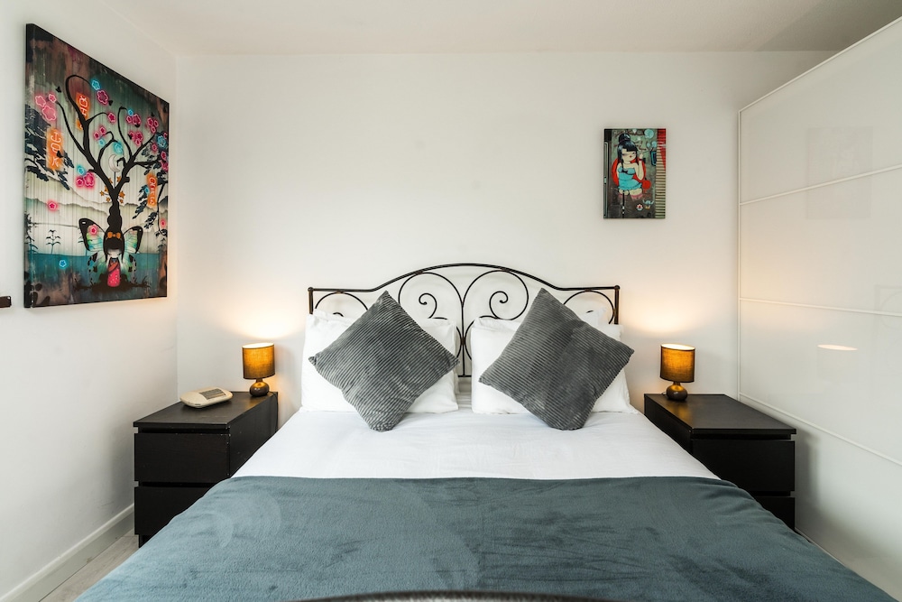 Luxury Islington Apartment With Balcony