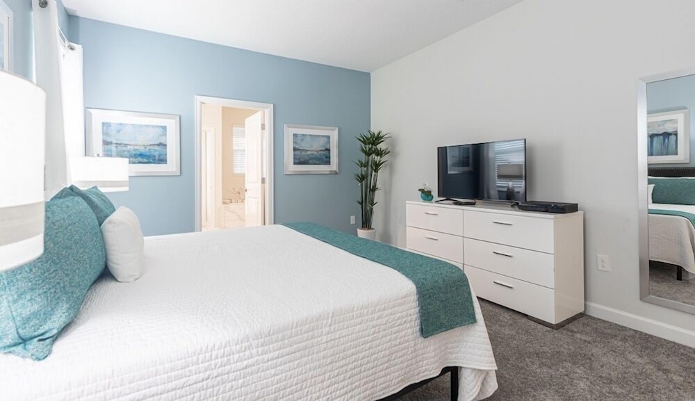 820dsd - The Retreat At Championsgate 7 Bedroom Home by RedAwning view 4