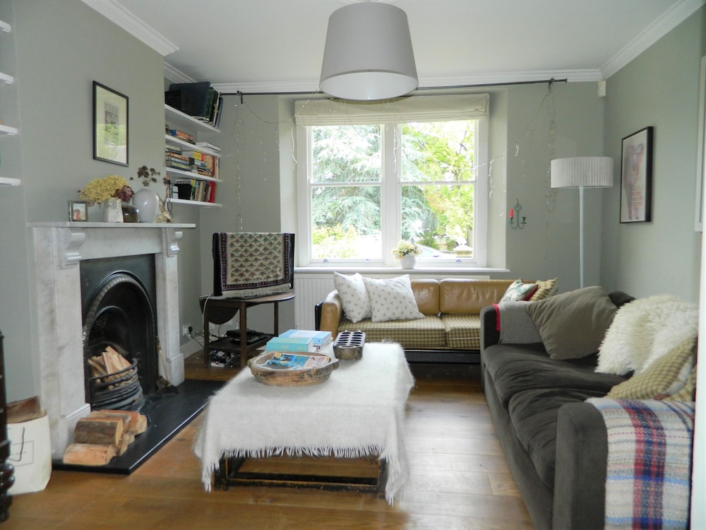 Stunning Period Townhouse view 5