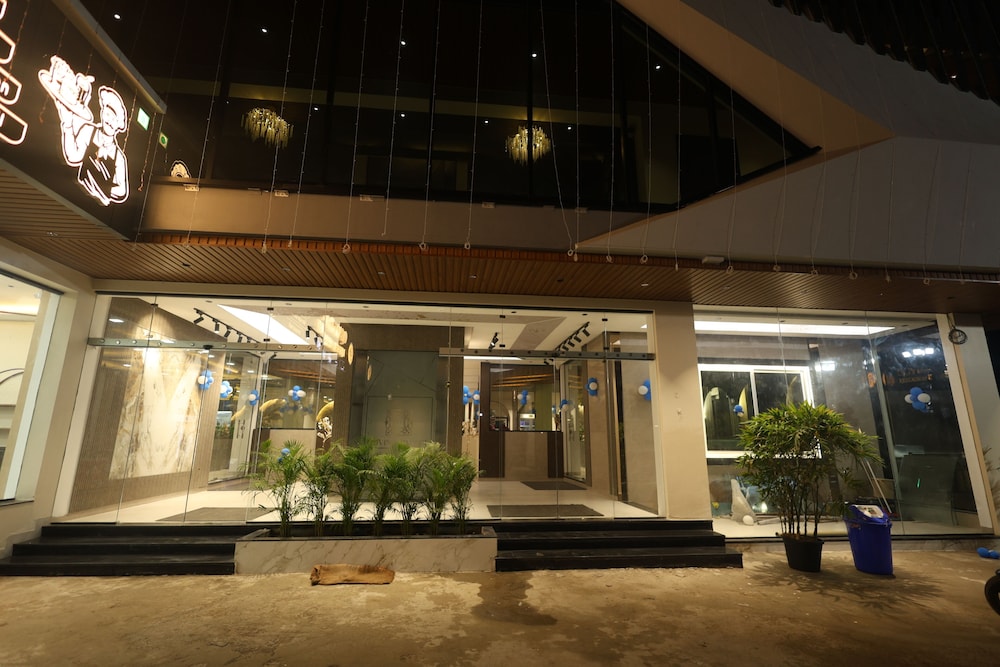 Govind Palace Restaurant and Resort