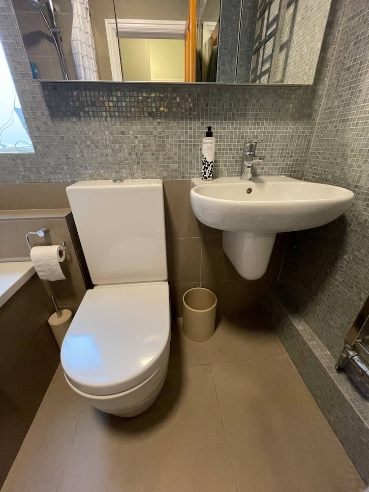 Beautiful & Cosy 2BD House - Southwark