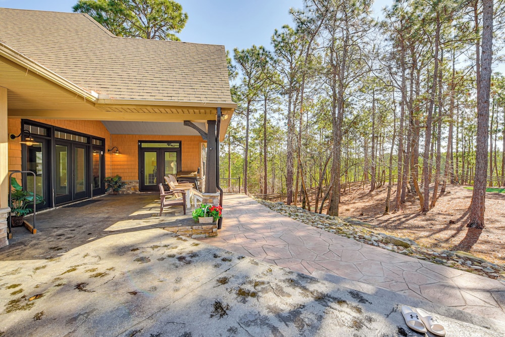 Fire Pit + Patio: Spacious Southern Pines Retreat