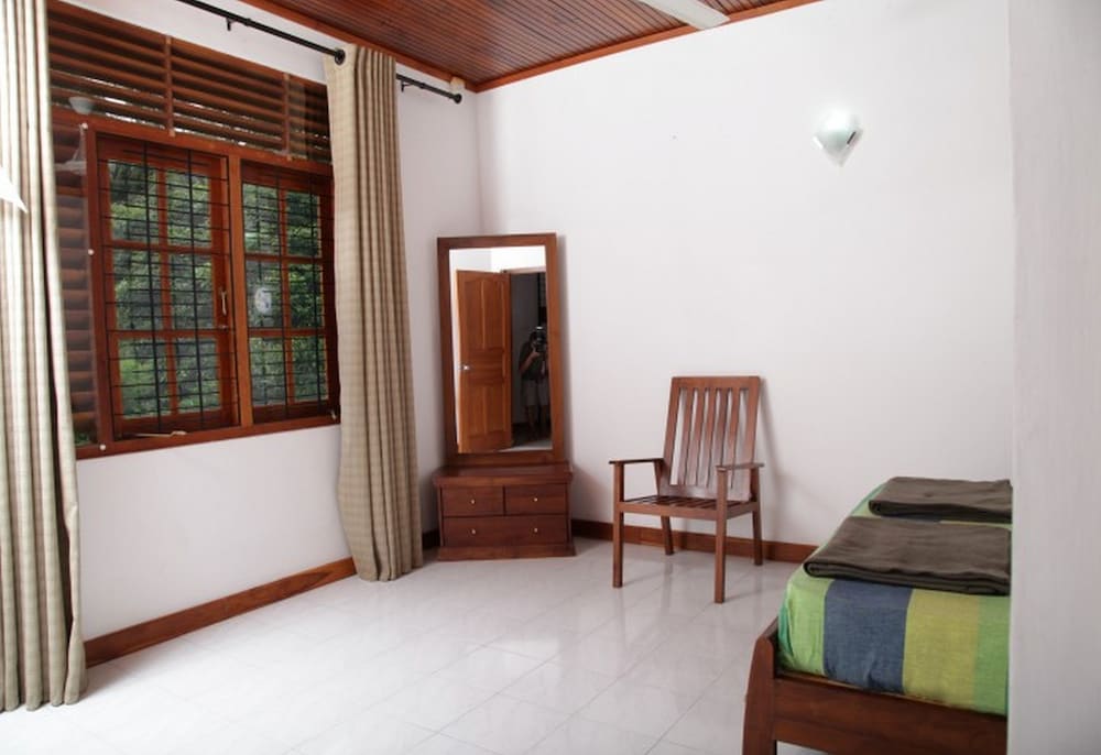AA Circuit bungalow