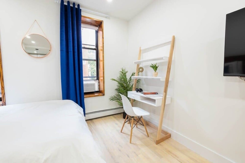 1597 New York Apt