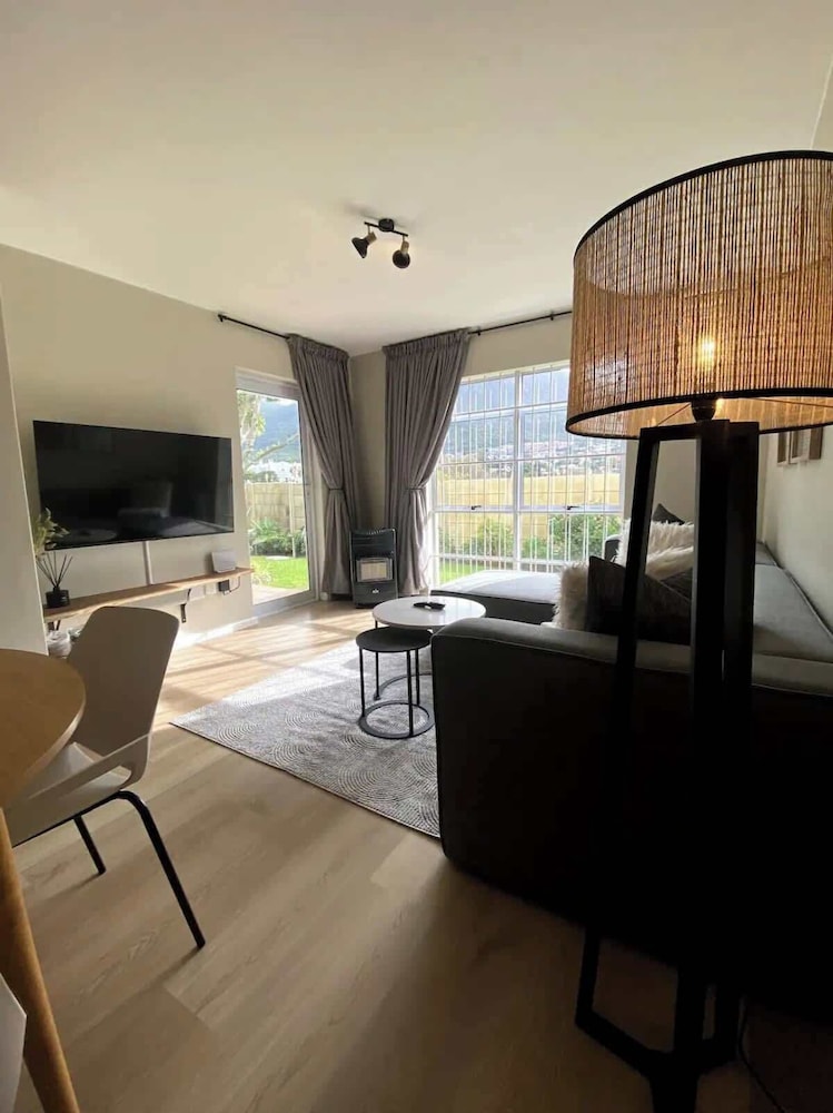 2 Bedroom Ground Floor Apartment, Princess Beach Club, Houtbay