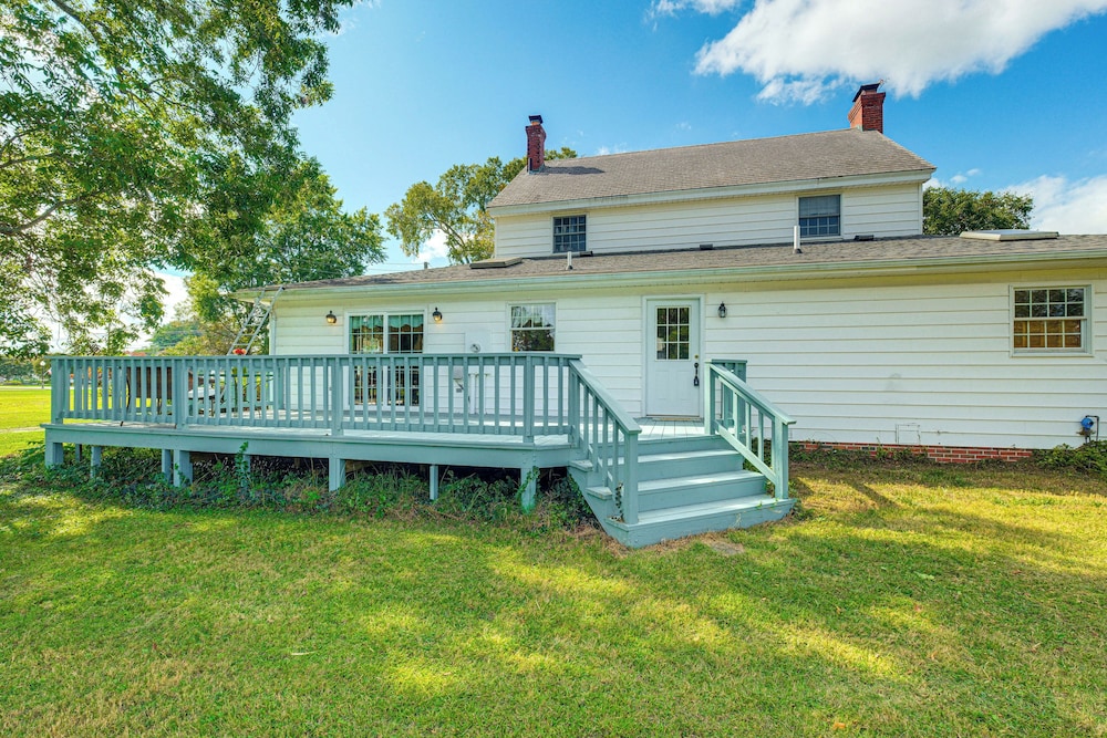 Walk to Dtwn Warsaw: Family Home w/ Deck!