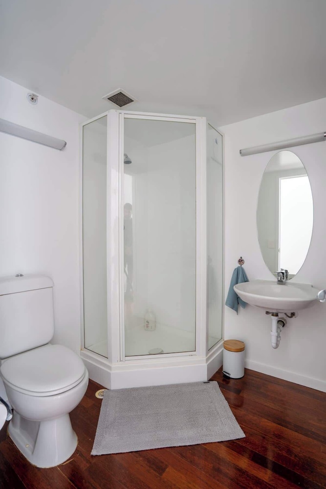 Cosy CBD Loft Walk to Dining+Shopping Zodiak Stays