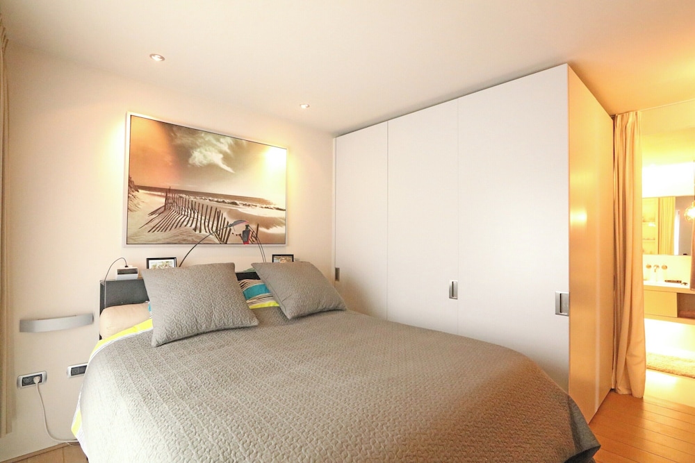 Apartment in Het Zoute With Sea Views