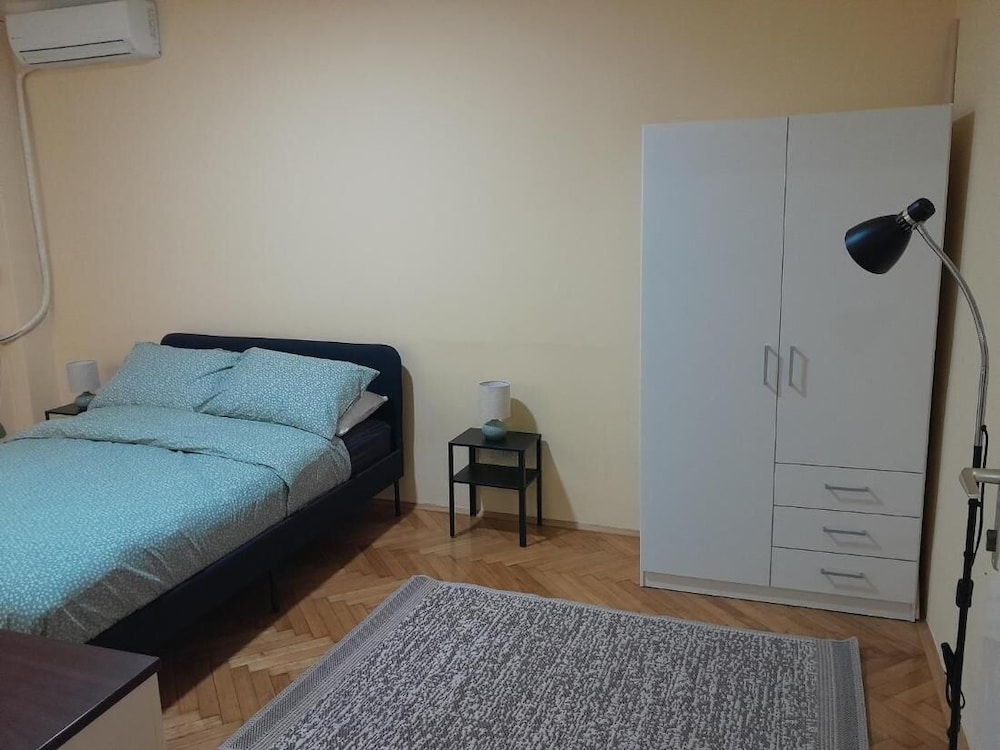 Cozzy and Centrally Located Apartment Vracar