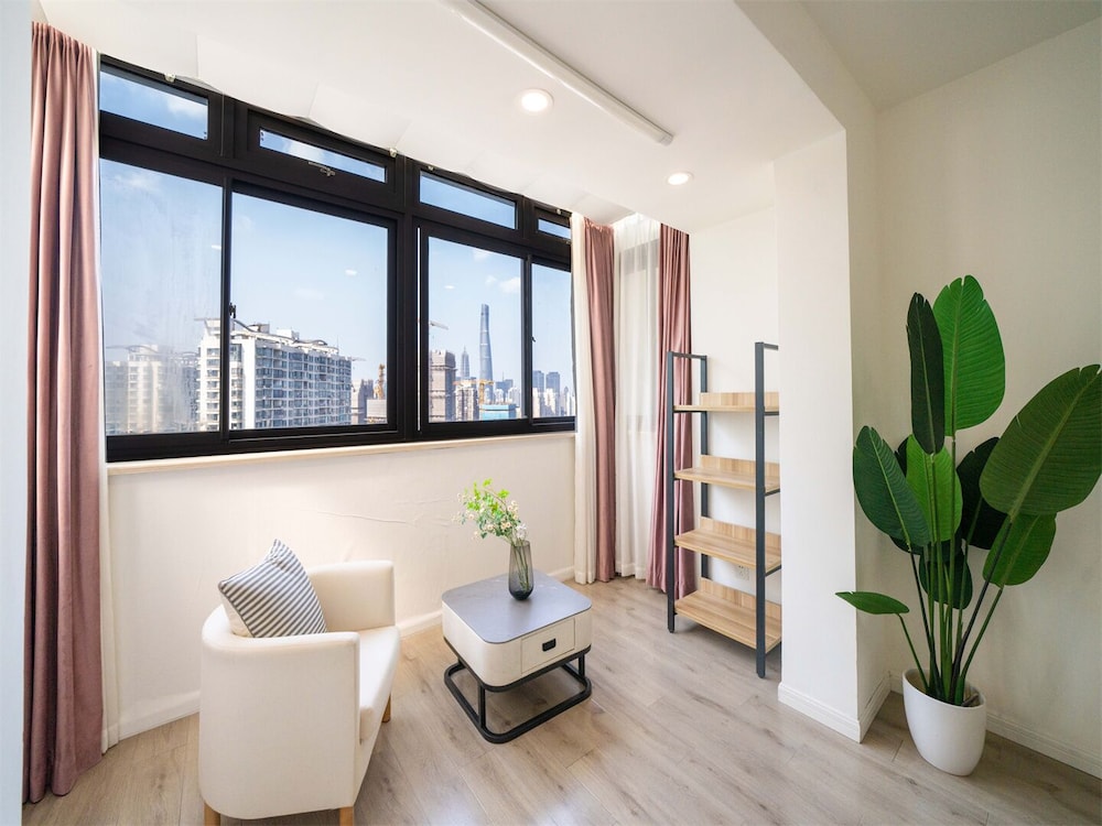 Book and Bed-Lujiabang