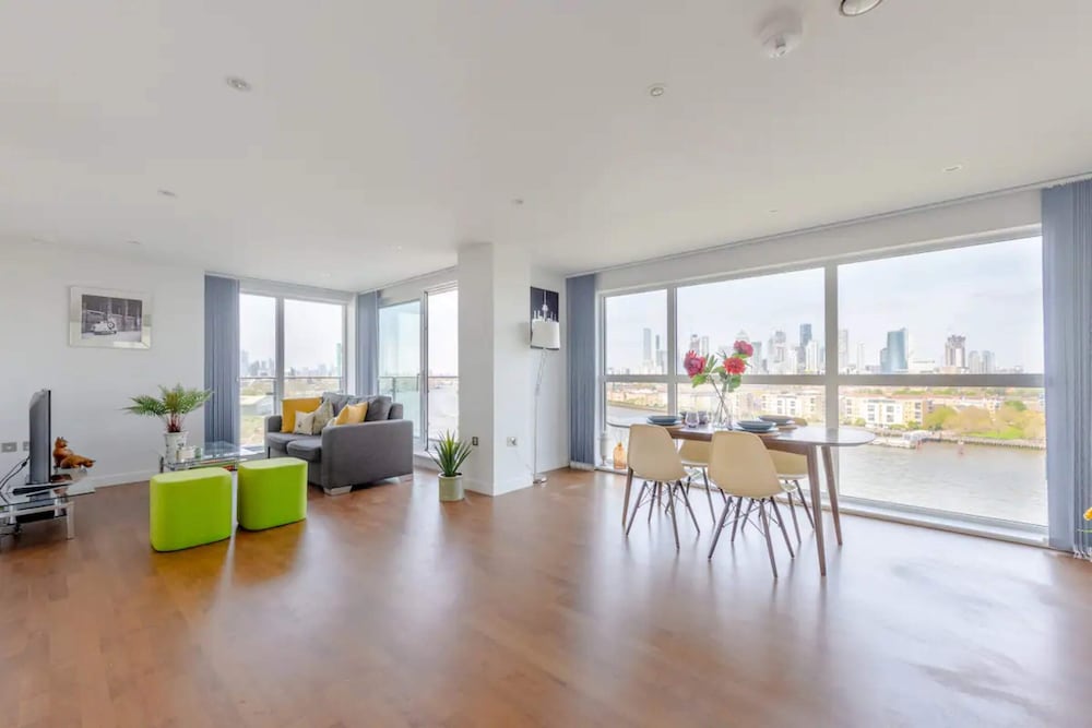 2BD Flat Overlooking the River Thames! - Greenwich