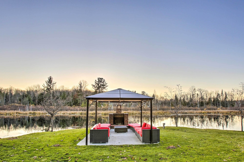 Cadillac Vacations - Sun-dappled Cadillac Gem w/ Kayaks  Grill! - Property Image 8
