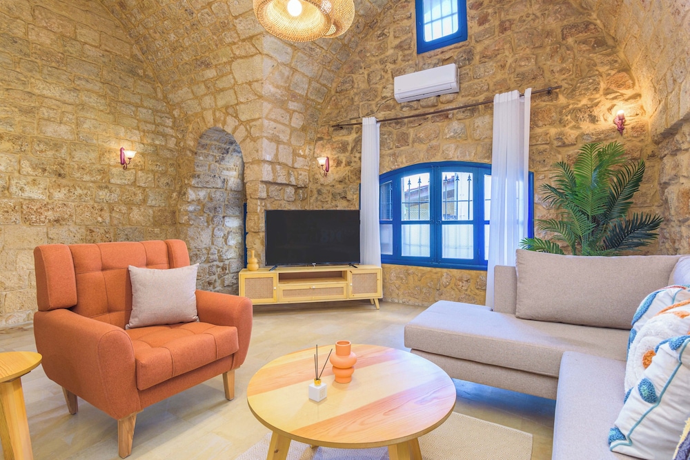Galleria 1-Bedroom Apartment in Batroun