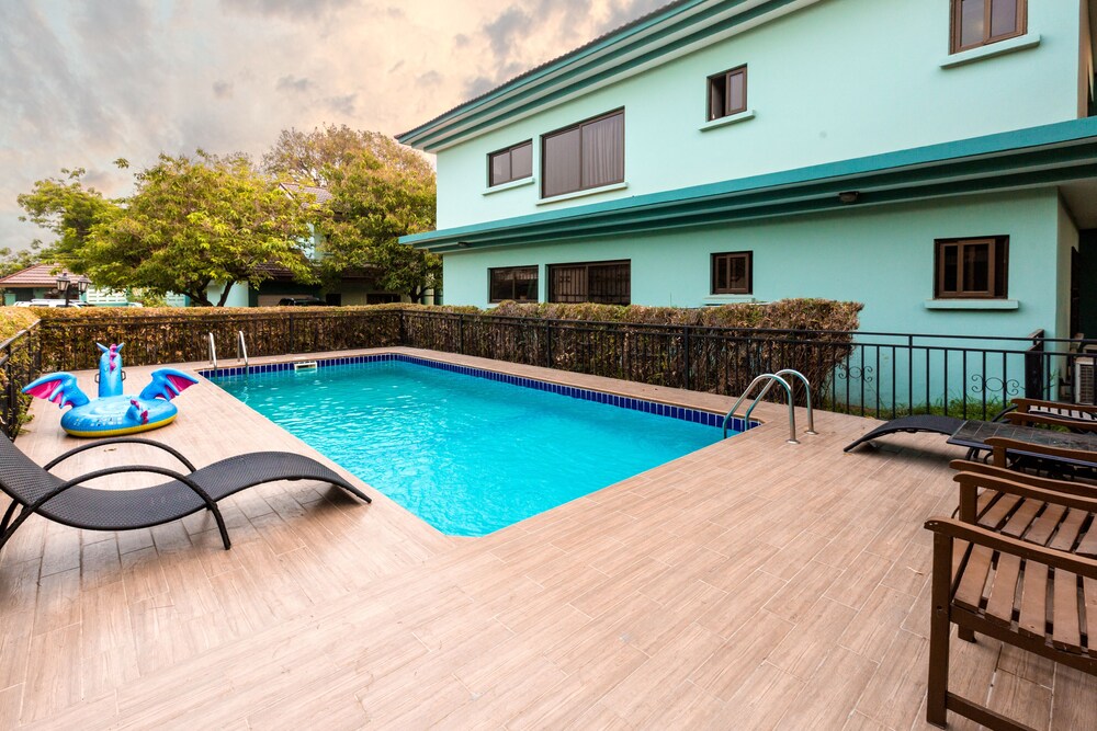 The President 2 Bed and 2 Bath Apartment view 4