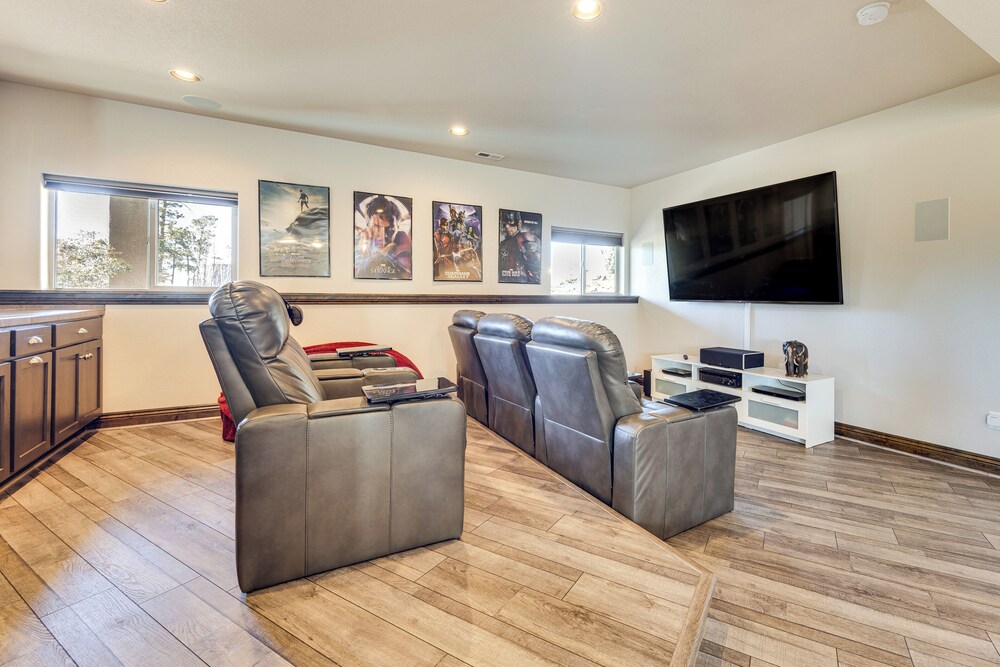 Hot Tub & Games Galore! Colorado Springs Retreat
