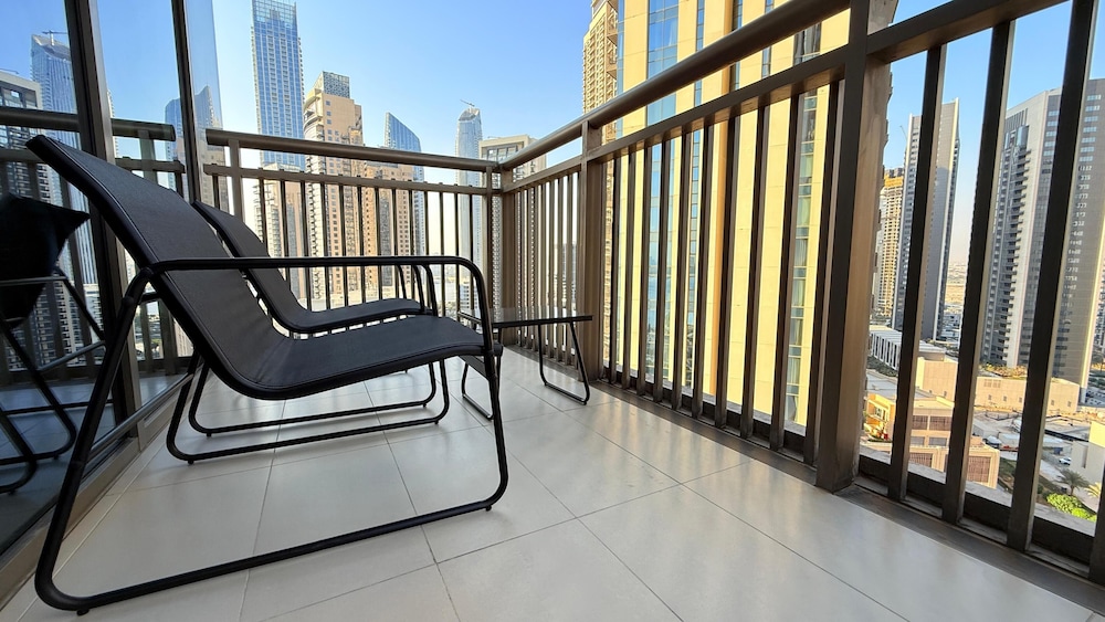Luxury 2 Bedroom Creek Side