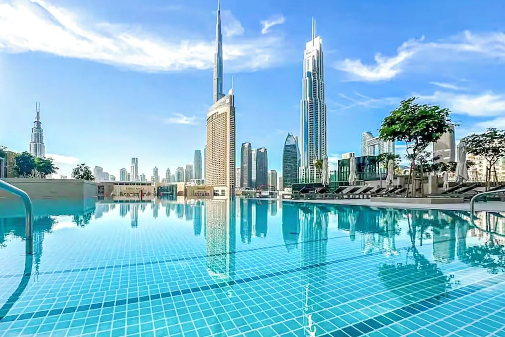 DVH Luxe Retreat 4BR Burj View Apartment