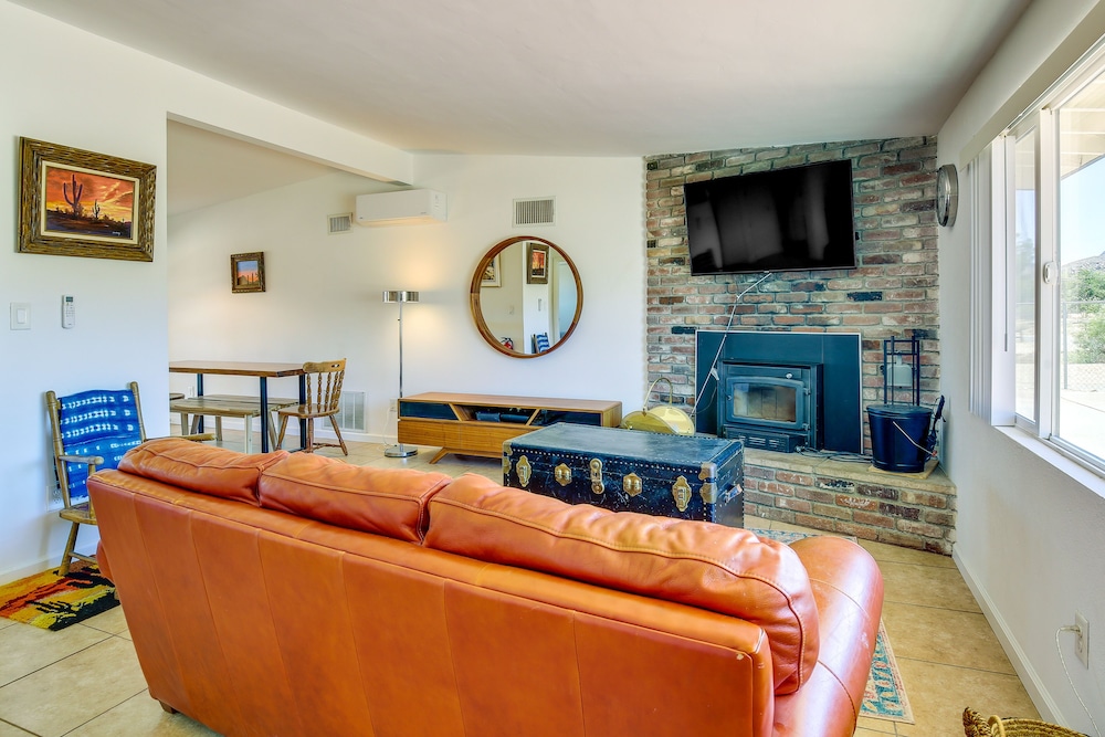 Joshua Tree Home w/ Patio - 5 Mi to National Park!