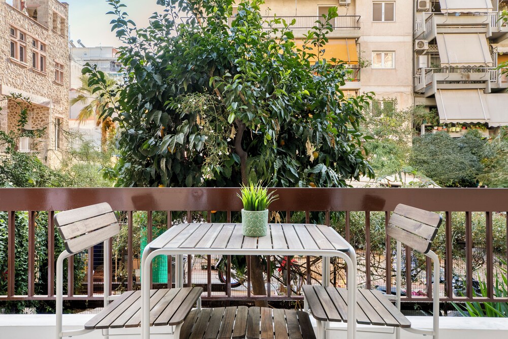 Belmont - 2 Bedroom Apartment in Athens